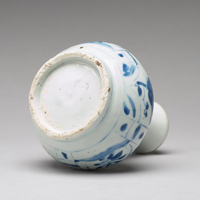 A blue and white kraak kendi, Ming dynasty, Wanli (1573-1620).