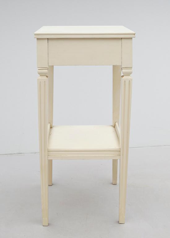 SÄNGBORD, gustaviansk stil, 1900-talets första hälft.