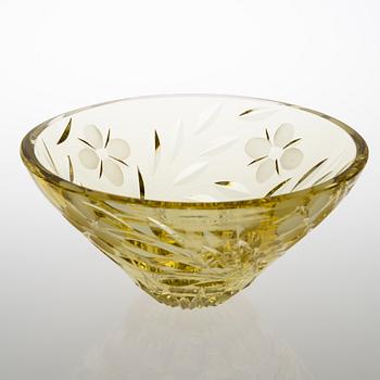 AIMO OKKOLIN, a bowl signed Aimo Okkolin Riihimäen Lasi Oy.