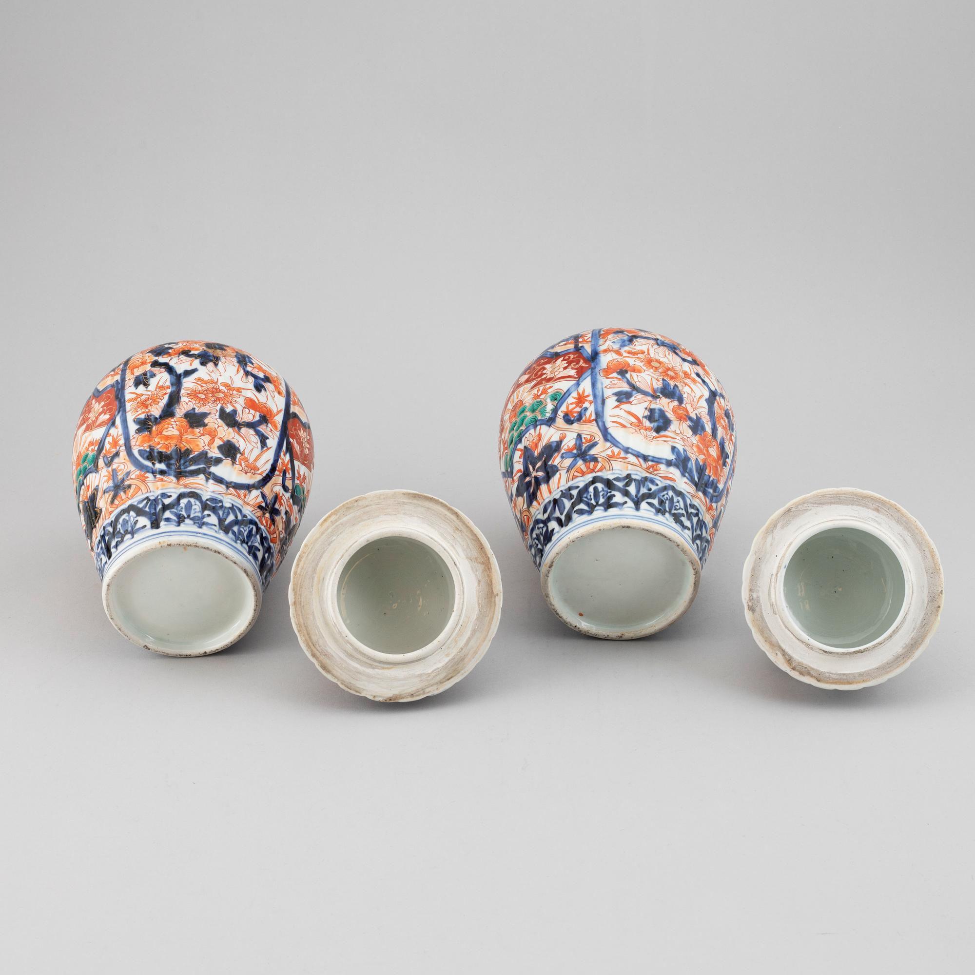A pair of imari vases with covers, Japan, Meiji (1868-1912).