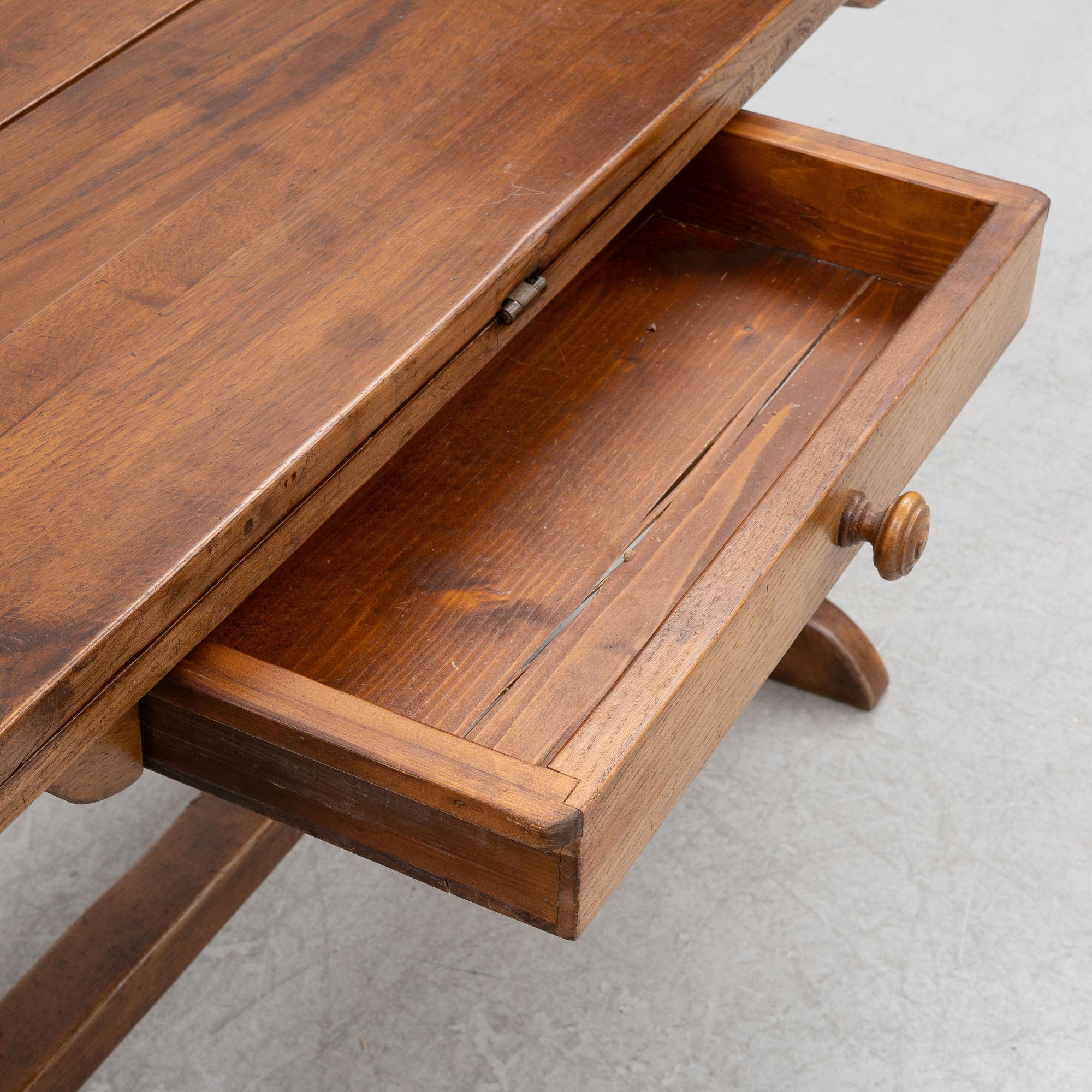 A trestle table, Baroque style, 20th century.