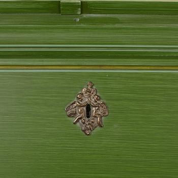 Skåp, rokokostil, Åmells möbler, daterat 1973.