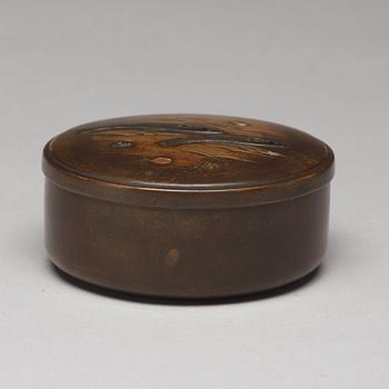 A Japanese patined bronze box with cover, Edo period, attributed to Kawarabayashi Hidekuni (1825-1891).