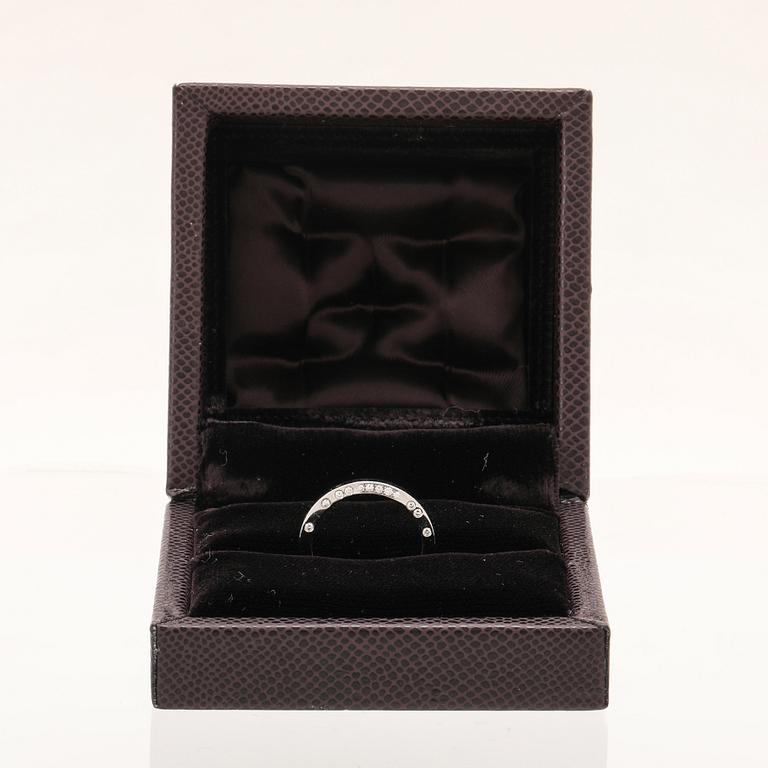Boucheron ring “Divine Rita” 950 platinum och briljantslipade diamanter.