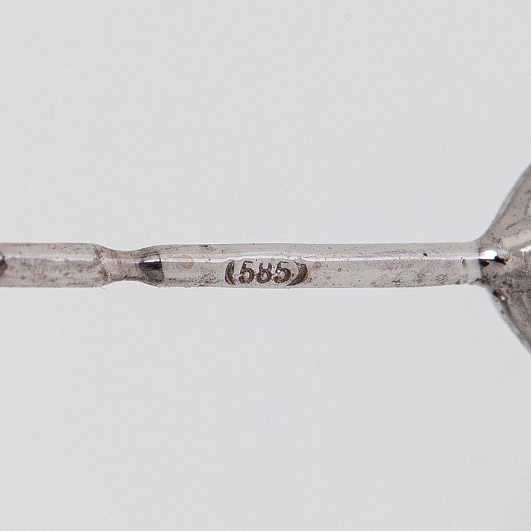 Örhängen, briljantslipade diamanter totalt 1,00 ct, 14K vitguld.