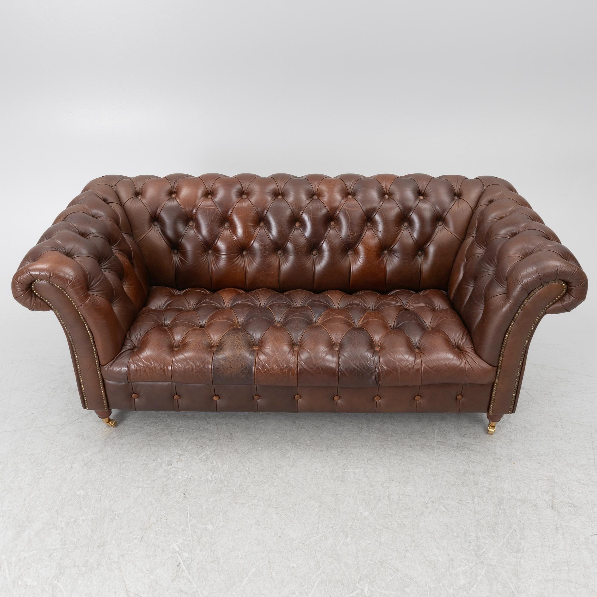 Sofa, Chesterfield model, contemporary.