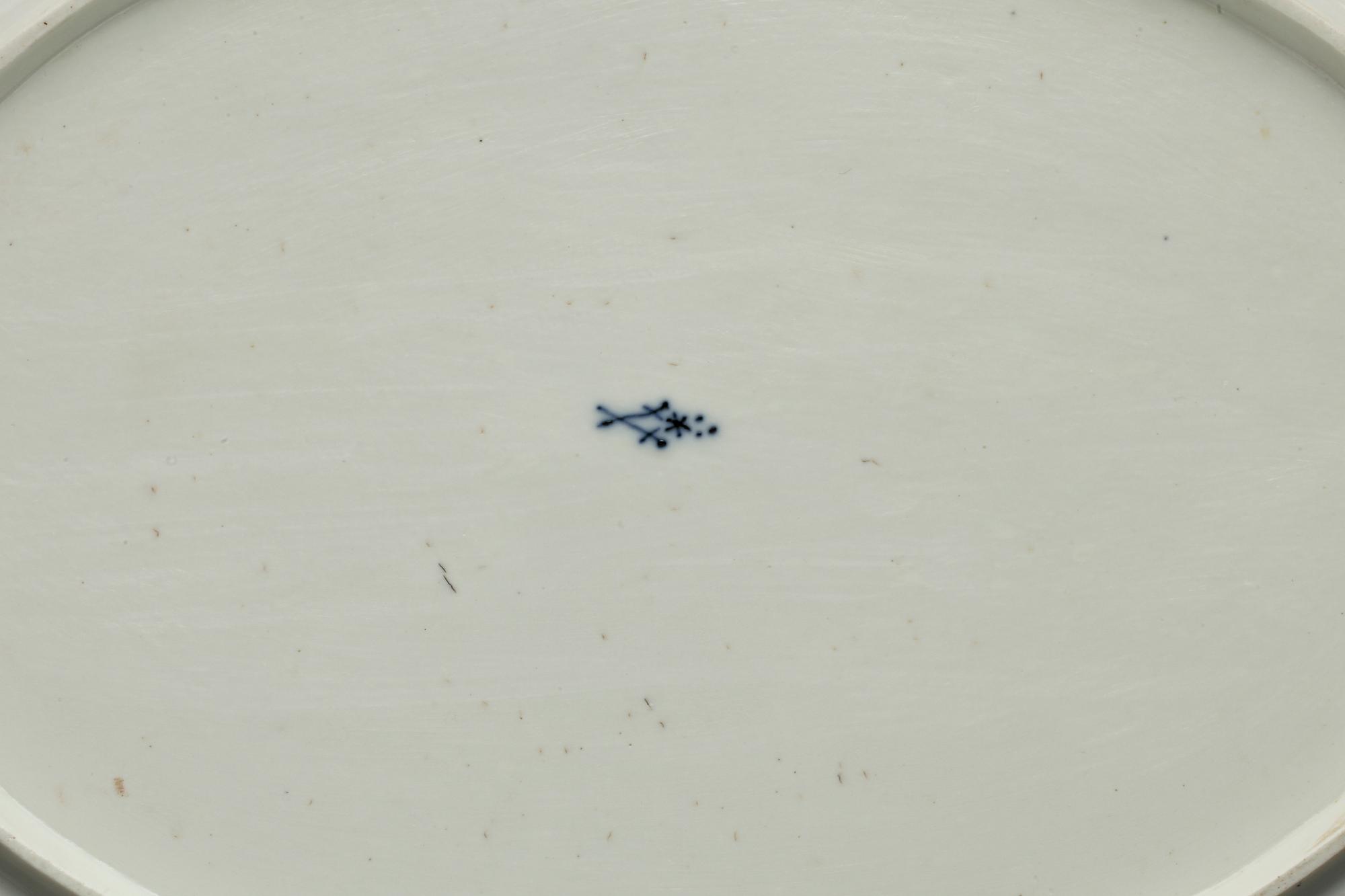 SERVERINGSFAT, porslin, Meissen, Marcolinis period, omkring 1800.