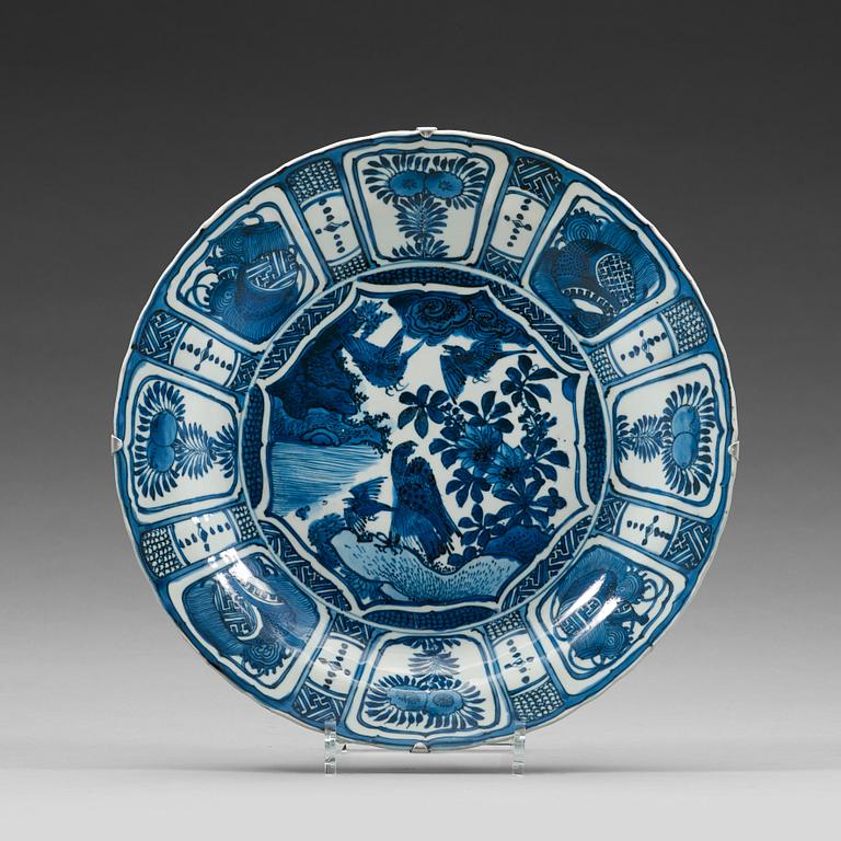 A blue and white kraakdish, Ming dynasty, Wanli (1572-1620).