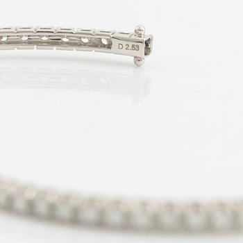 White gold bracelet with brilliant-cut diamonds.