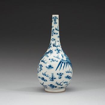 A blue and white flask, Qing dynasty, 19th century.