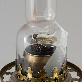 FOTOGENLAMPA, majolika, omkring 1900.