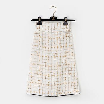 Chanel, a 'Fantasy Tweed' skirt, size 34.