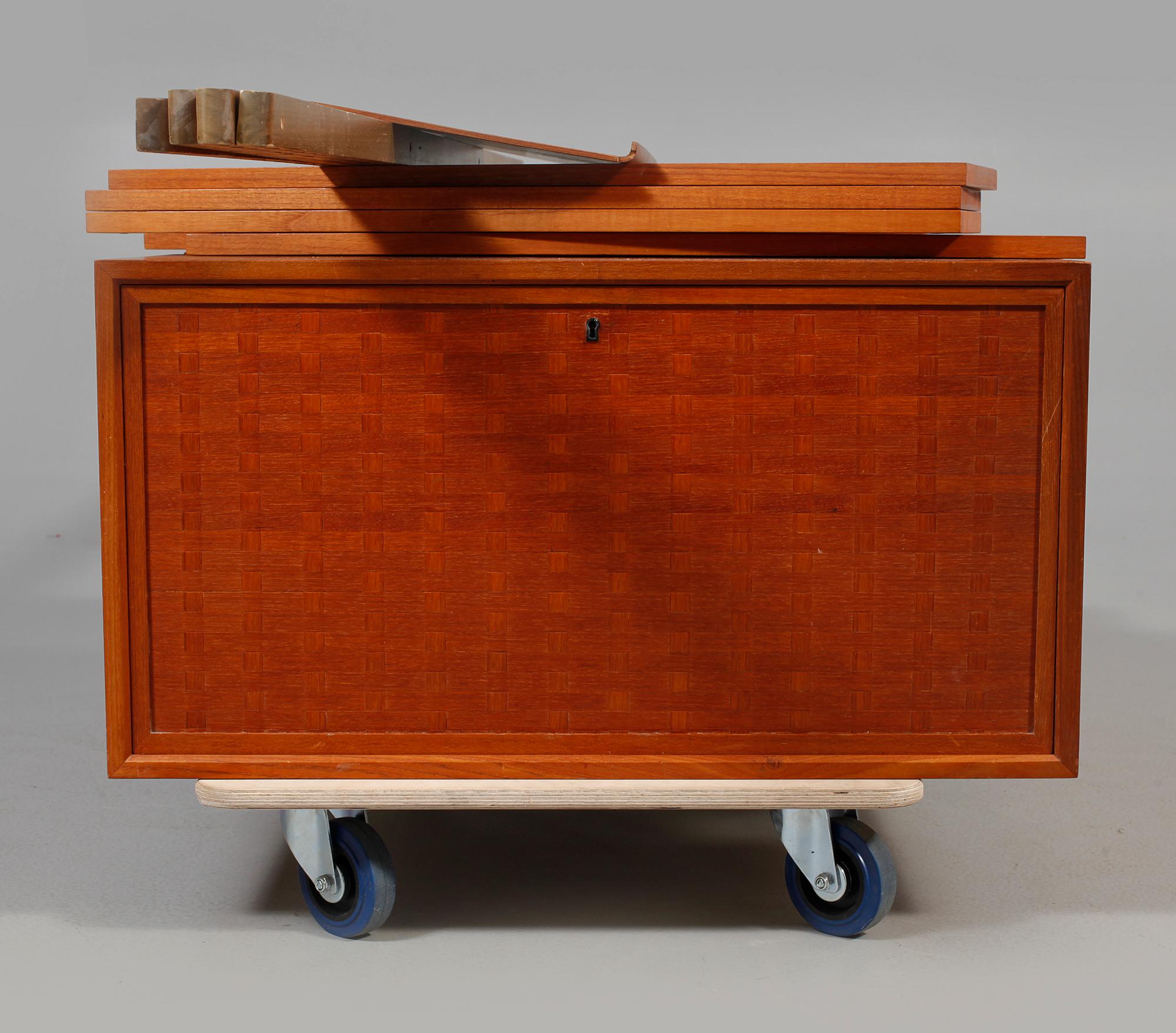 HYLLSYSTEM, "Royal system", Paul Cadovius, Danmark, 1900-talets tredje kvartal.