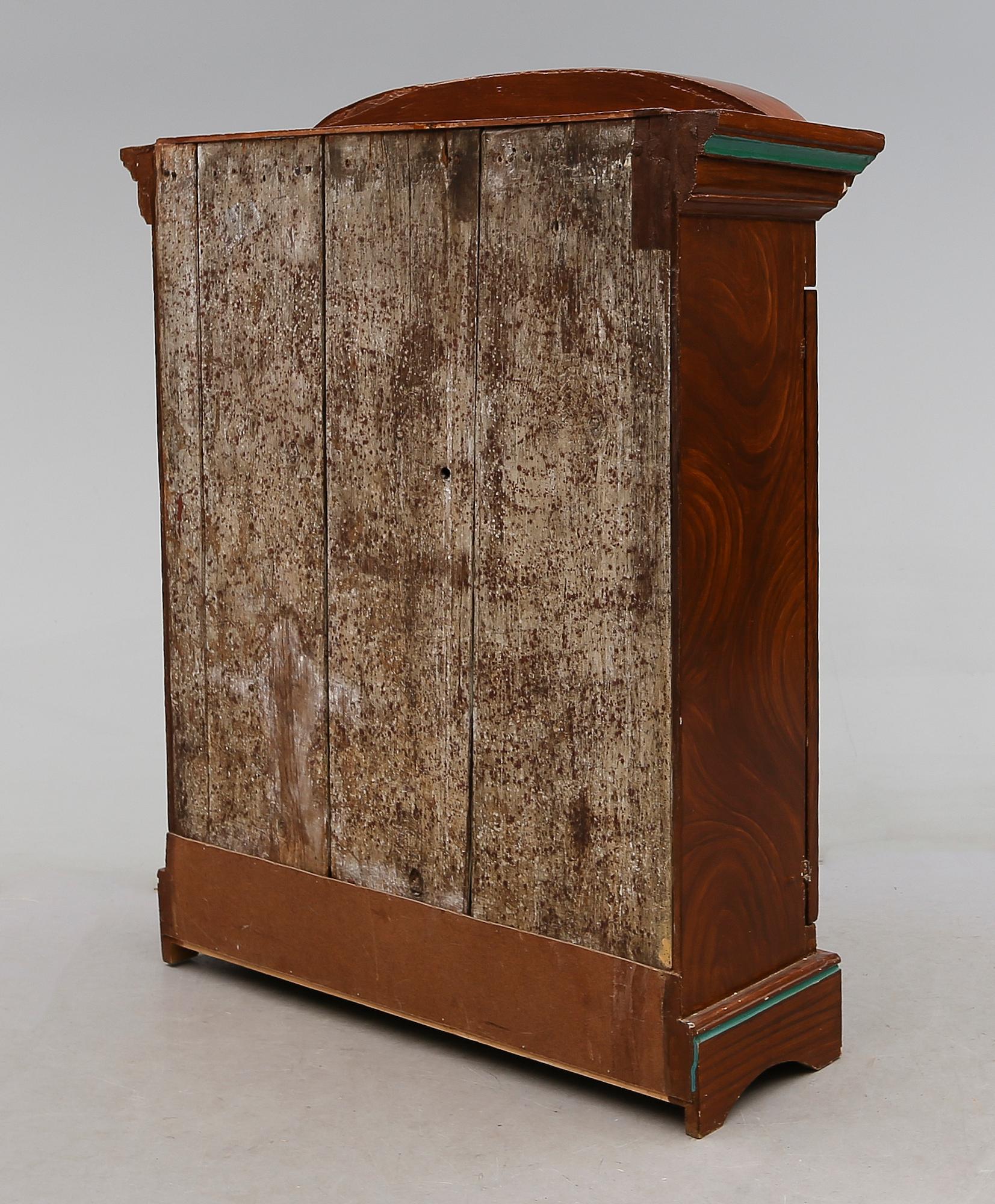 SKÅPSÖVERDEL, allmoge, 1800-talets första hälft.