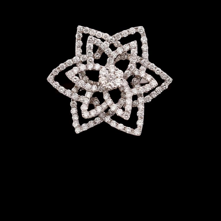 RING, 18 k vitguld, briljantslipade diamanter tot ca 2.83 ct.