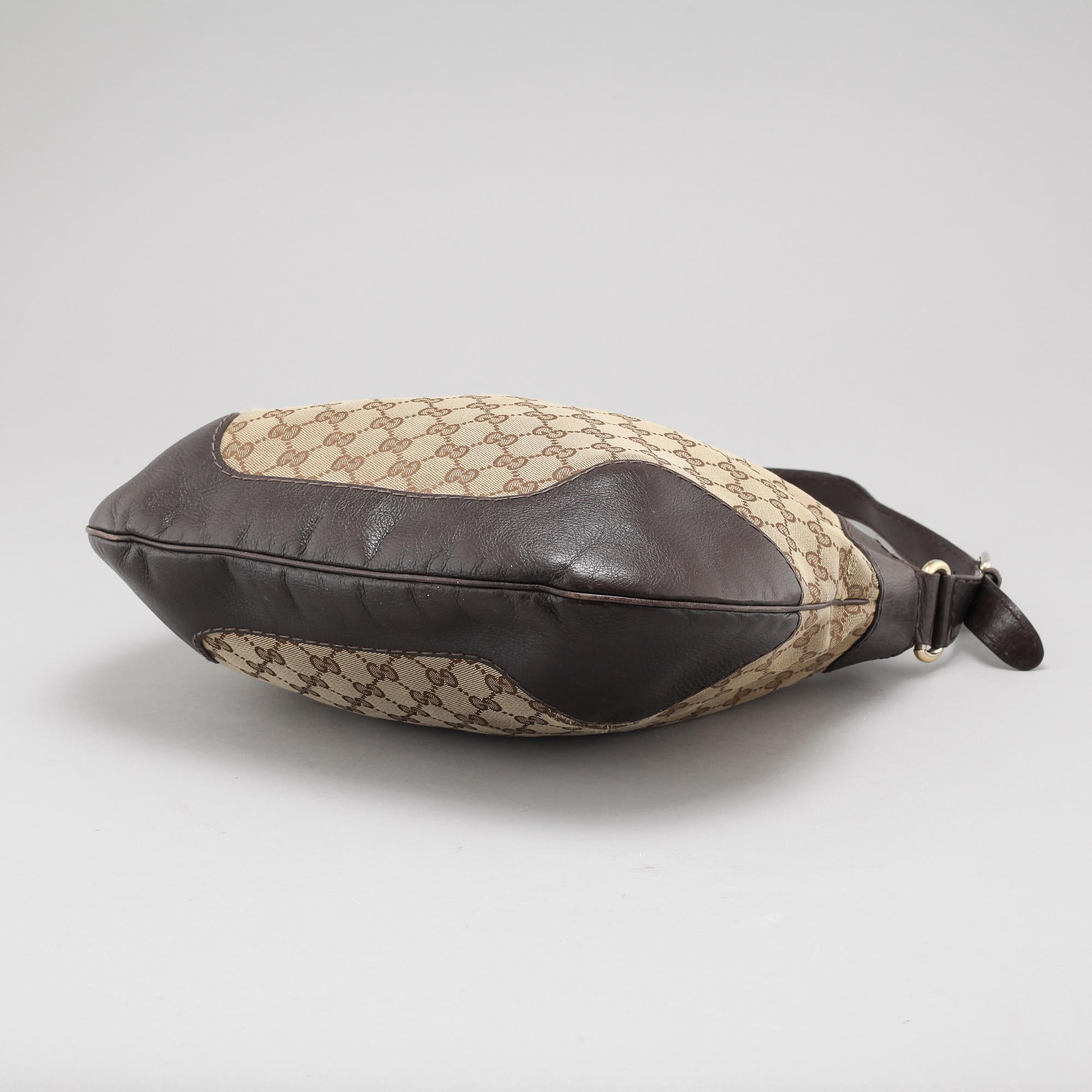 A Gucci bag, model "Charlotte Medium Hobo bag".