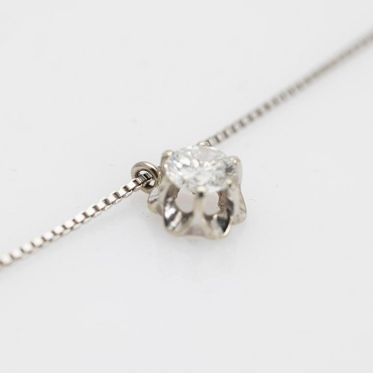 Collier, 18K vitguld med diamant.