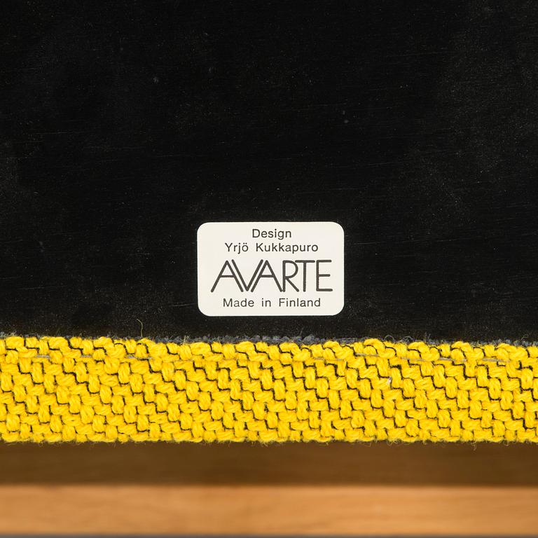 Yrjö Kukkapuro, nojatuoleja, pari, "Alnus" 1990-luku.