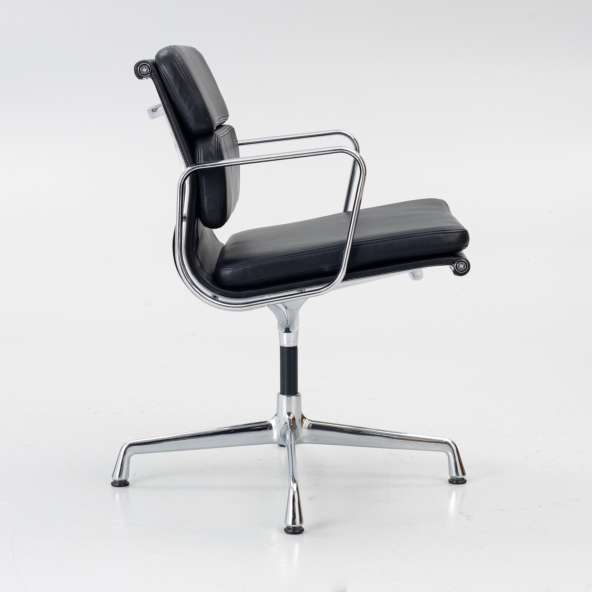 Charles & Ray Eames, Office chair, “EA208 Soft Pad Chair”, Vitra.