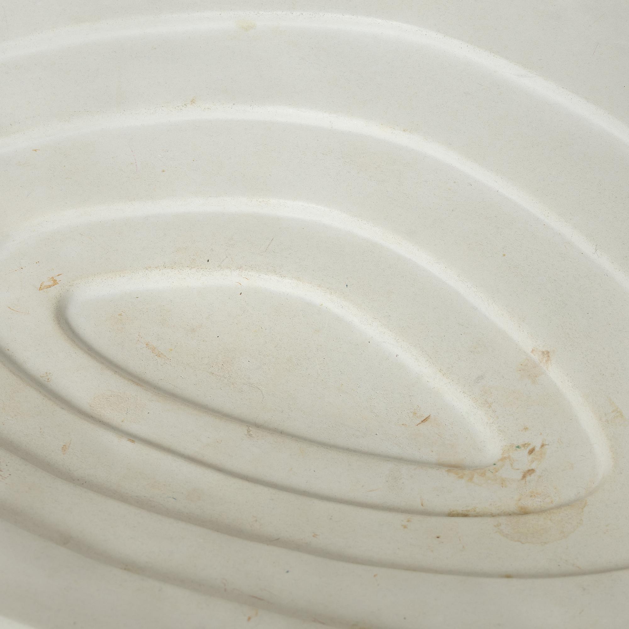Stina Lindholm, concrete dish, Skulpturfabriken, Sweden.