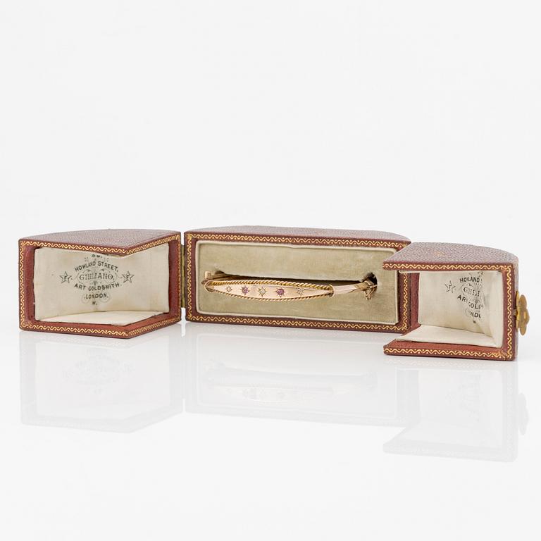 Armring, 9K guld med små diamanter och rubiner, sent 1800-tal/tidigt 1900-tal.