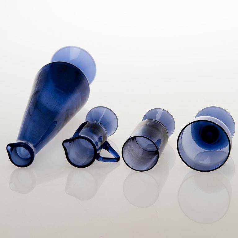 TAMARA ALADIN, A set of 5 drinking glasses, a decanter, a sugar bowl and a cream jug, X-series, Riihimäen Lasi 1961-64.