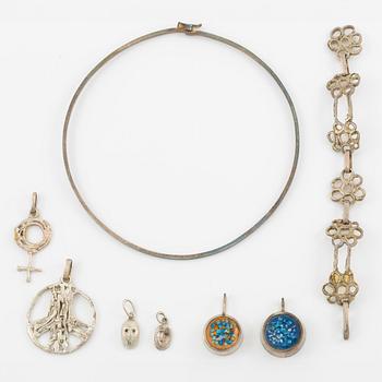 Lars Arby, a bracelet and six pendants as well as a neck ring, silver, with enamel.