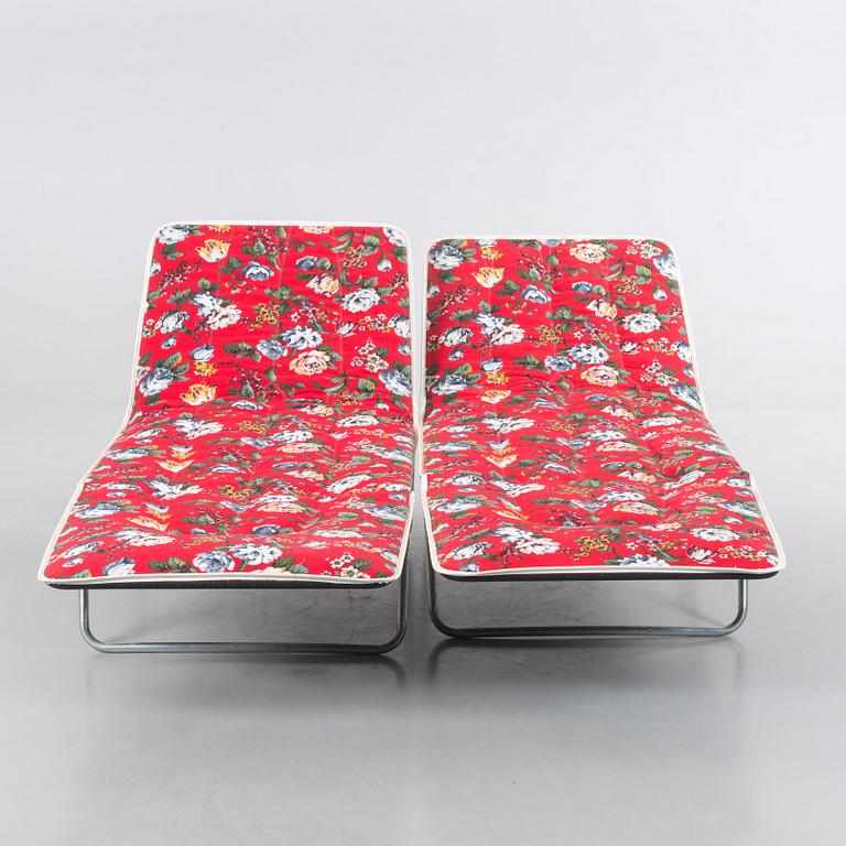 SOLSÄNGAR, ett par. Kurz. 1960/70-tal.