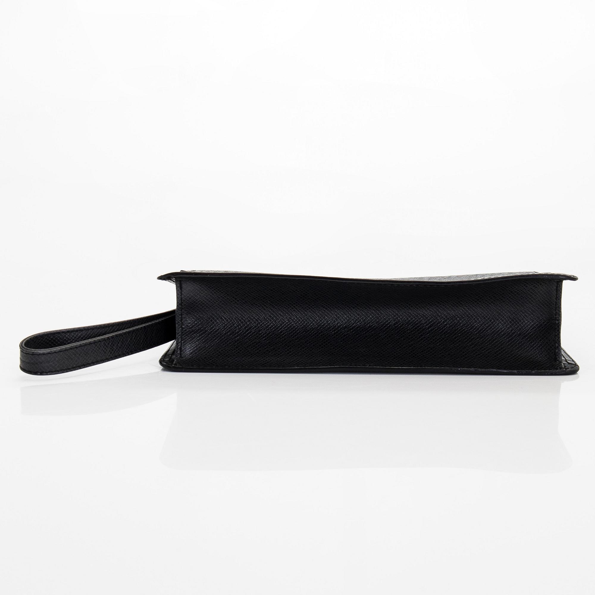 Louis Vuitton, laukku/clutch, "Selenga".