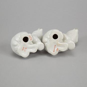 Lomonosov, two porcelain polar bears, Russia.