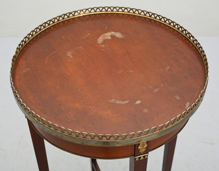 SIDOBORD, troligen "Mod 3264" för Nordiska Kompaniet, troligen före 1909.