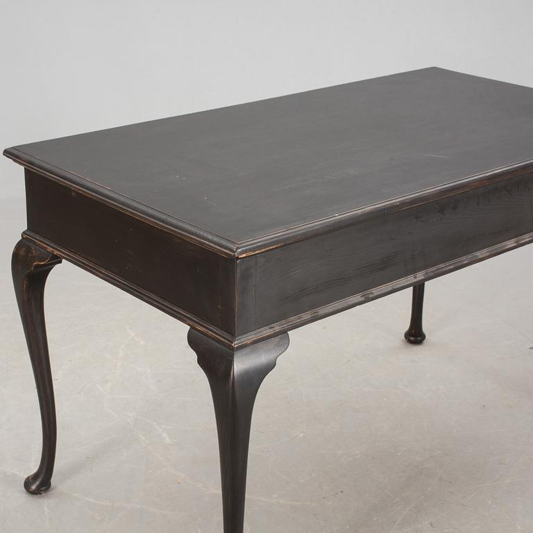 SKRIVBORD, George III-stil, 1900-talets första hälft, signerat.