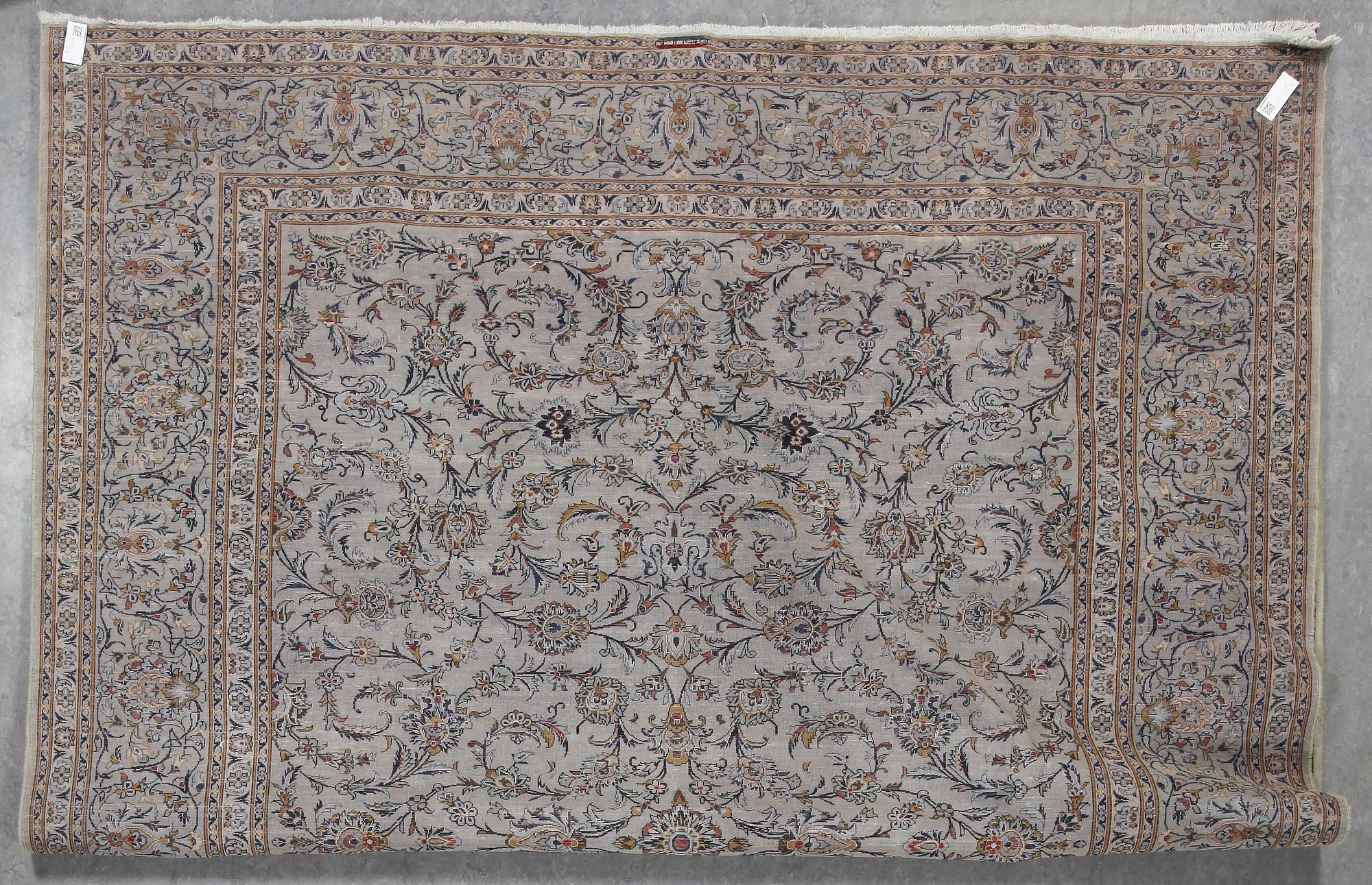 MATTA, Keshan, ca 395x300 cm.