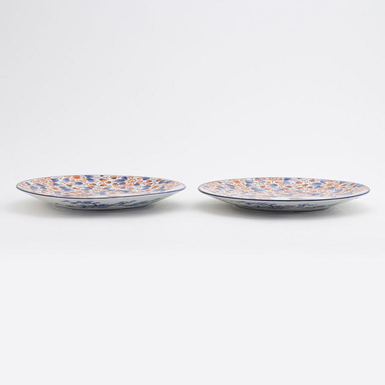 A pair of Japanese porcelain "carp" dishes, first half of the 20th Century.