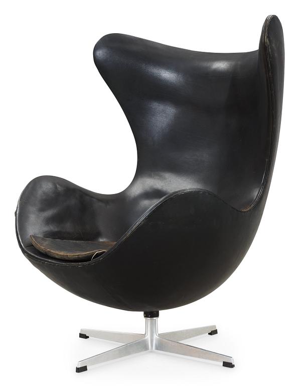 ARNE JACOBSEN, fåtölj, "Ägget", Fritz Hansen, Danmark 1964.