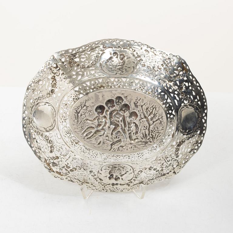Bread basket/bowl, Baroque style, JL Hultman, Stockholm 1952.