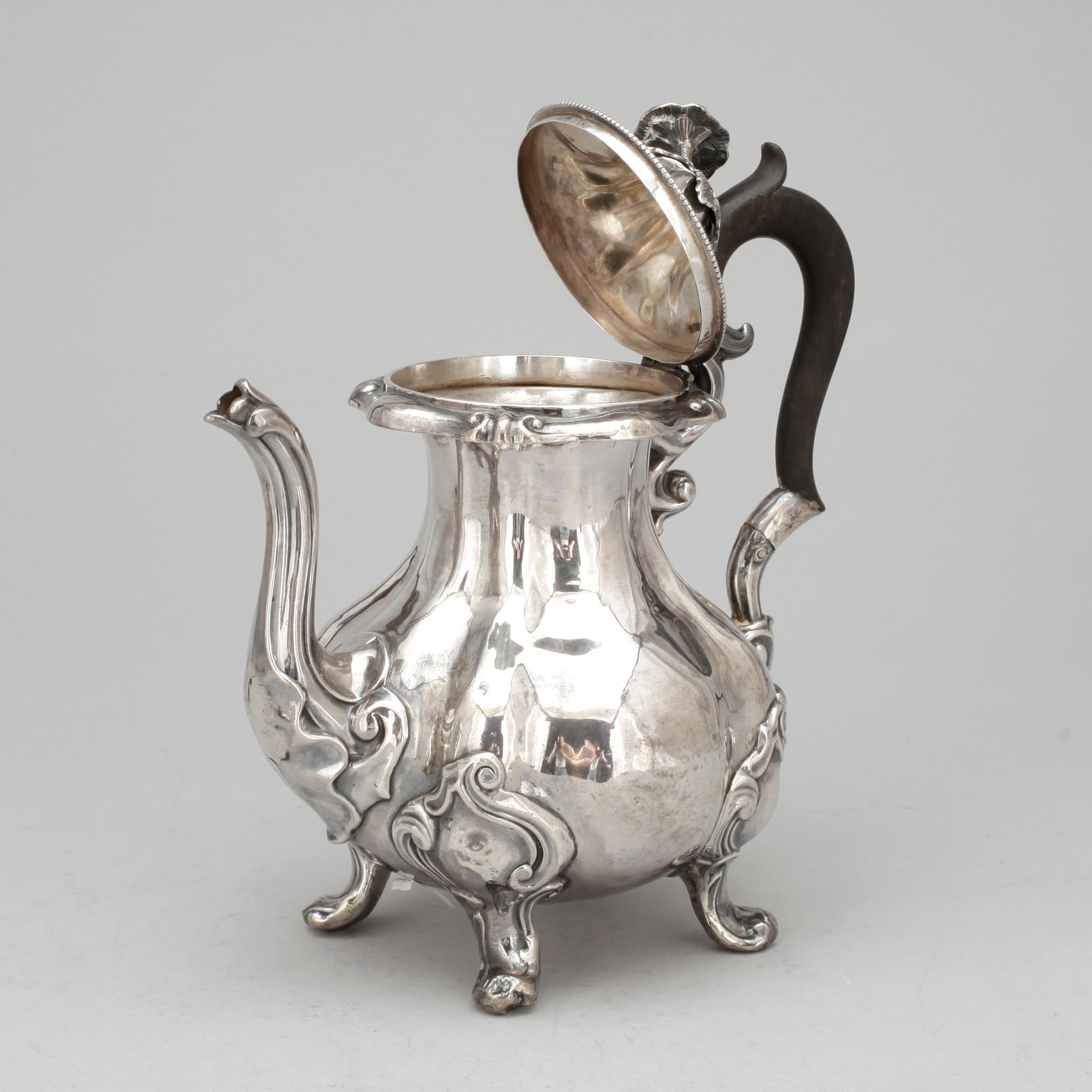 KAFFEKANNA, silver, svenska importstämplar, total vikt ca 386g.