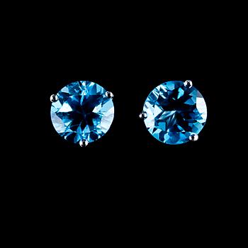 2. A PAIR OF EAR STUDS, Brazilian topaz 3.45 ct.