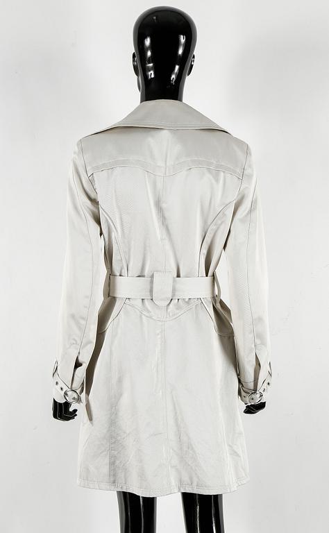 TRENCHCOAT, Laurèl.