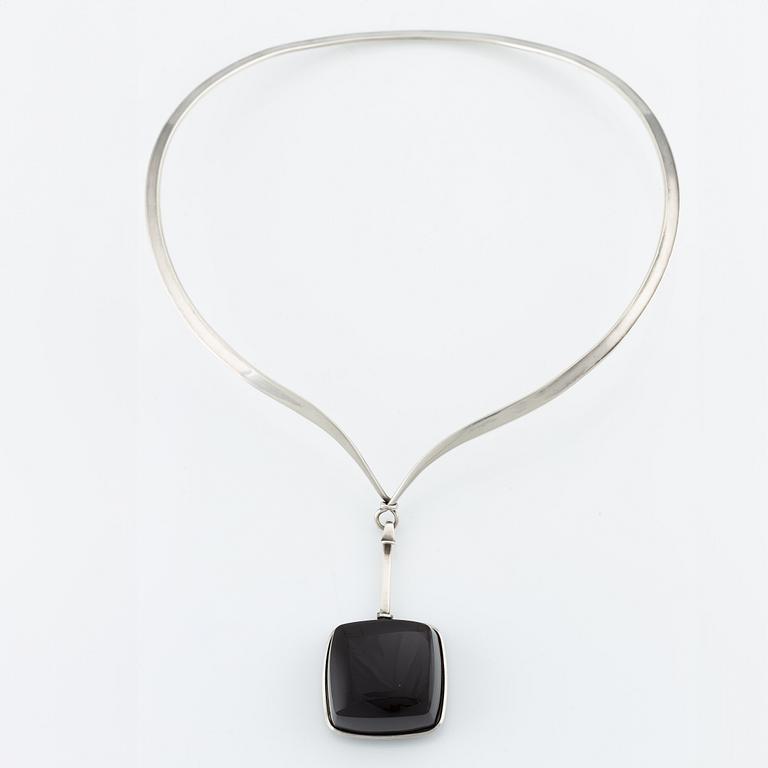 Vivianna Torun Bülow-Hübe, necklace with pendant, model no. 169 and 132, sterling silver with smoky quartz, for Georg Jensen.
