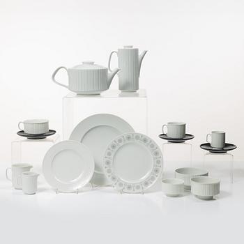 Tapio Wirkkala, A dinner service, 81 pieces, porcelain, “Variation”, Rosenthal Studio-line, designed in 1962.