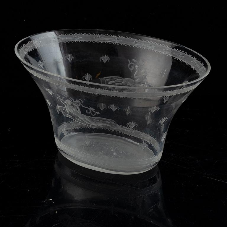 Edward Hald, an engraved glass bowl, Orrefors 1928, model 149.