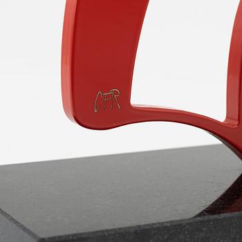 Carl Fredrik Reuterswärd, skulptur, rödlackerat stål på sockel av sten, signerad CFR och numrerad 25/50.