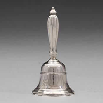 An English 18th century silver tabel bell, mark of T Phipps & E Robinsson, London 1784.