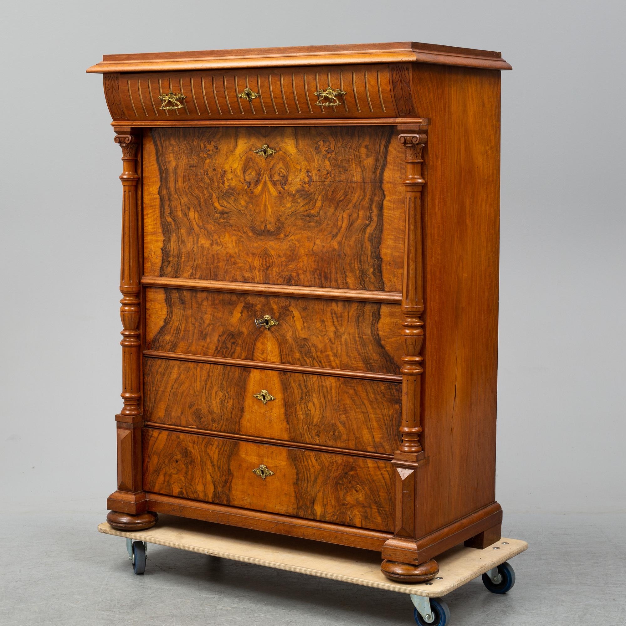 CHIFFONJÉ, sent 1800-tal.