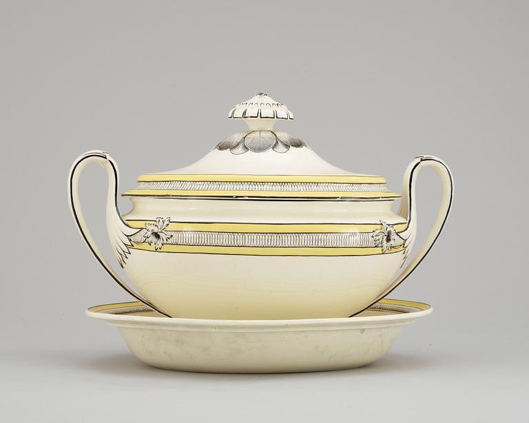 A 19th century cremware tureen.