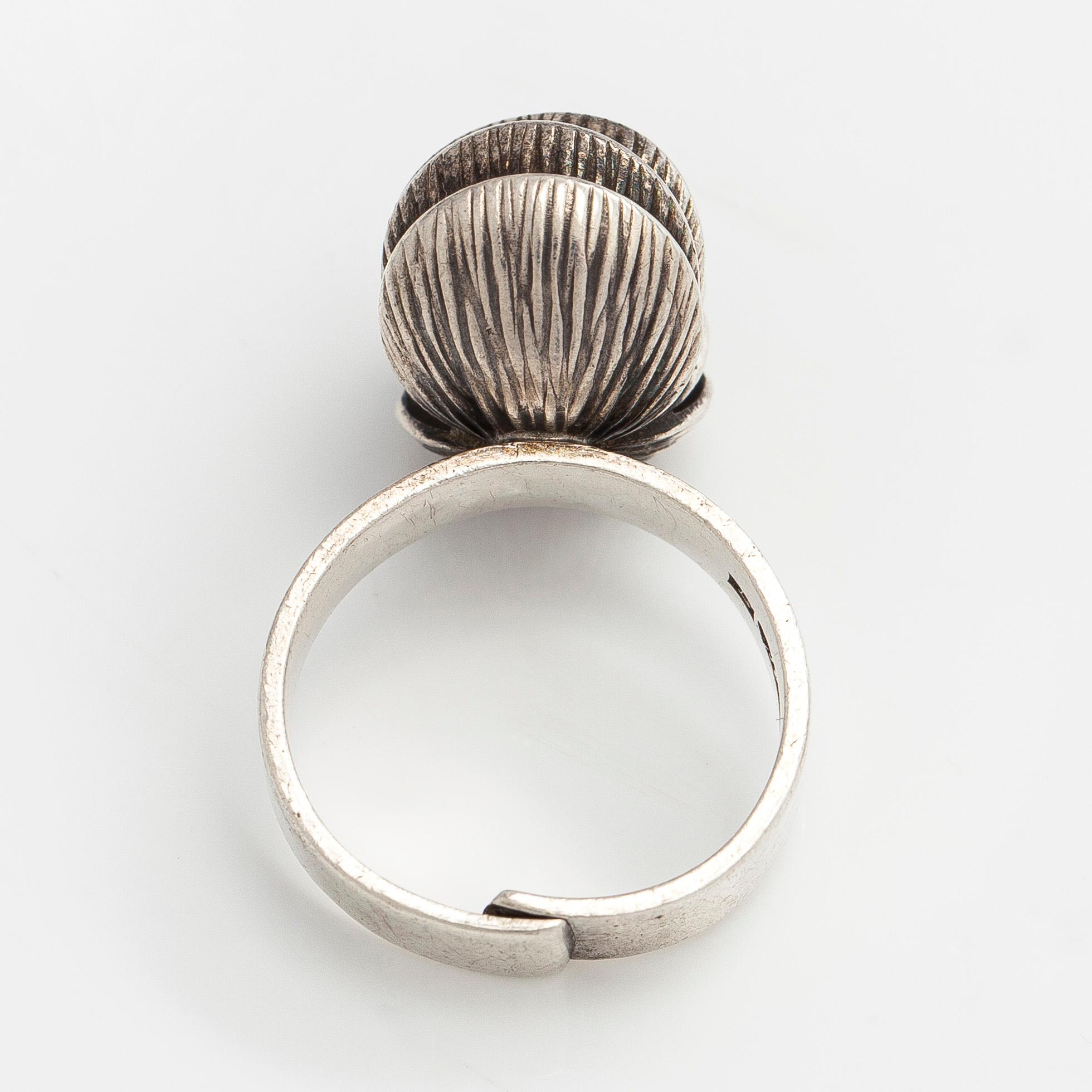 Elis Kauppi, sormus, karneoli, hopea, Kupittaan Kulta, Turku, 1970.