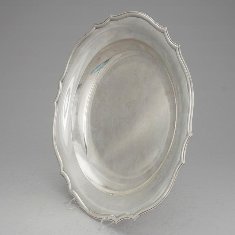FAT, silver, bär svenska importstämplar Stockholm 1916. Vikt ca 711 gram.