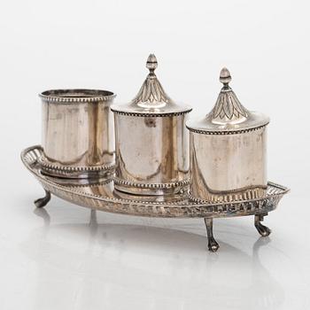 Kirjoituspöytäteline, hopeaa, Barcelona, todenn. 1800-luvun ensimmäinen kolmannes.