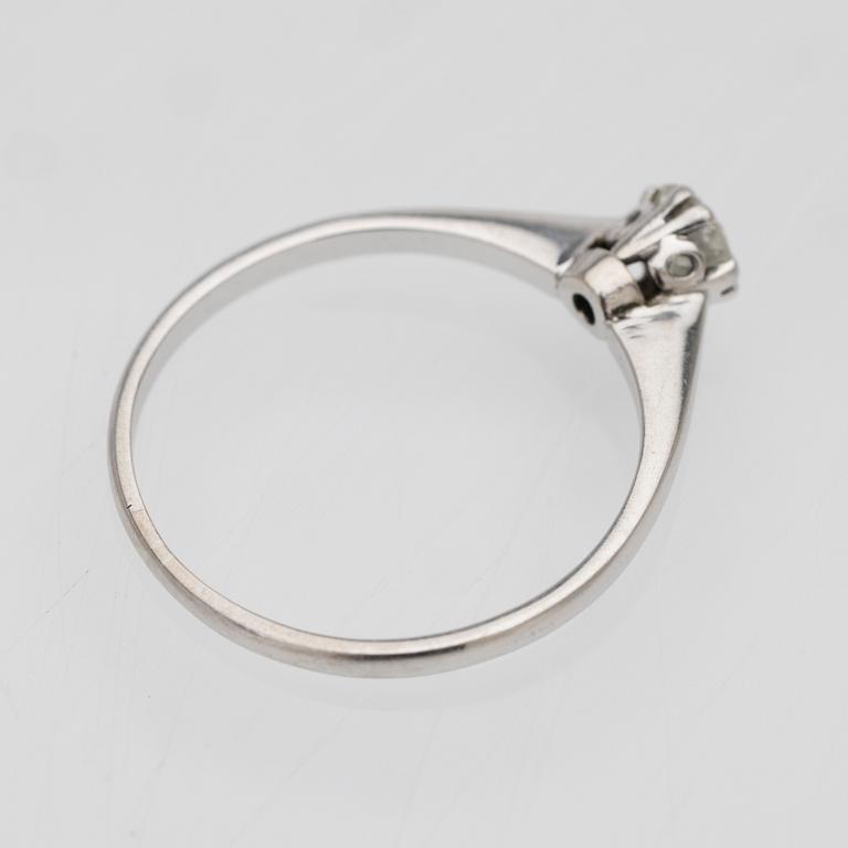 Solitaire ring in 18K white gold and diamond, Axel Jonsson's Goldsmith Workshop, Stockholm, circa 1940.